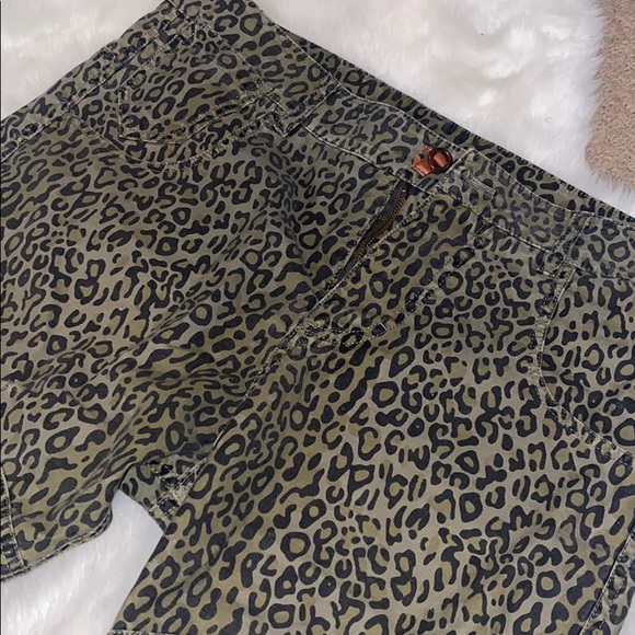 COPY - Green army animal print pants - Picture 3 of 6